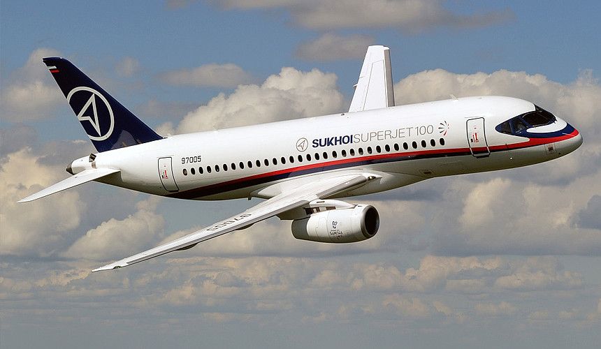 Мантуров: двигатели самолетов SSJ 100 будет обслуживать Ростех