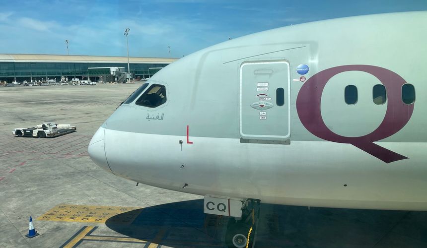 На рейсе Qatar Airways 12 человек получили травмы из-за турбулентности