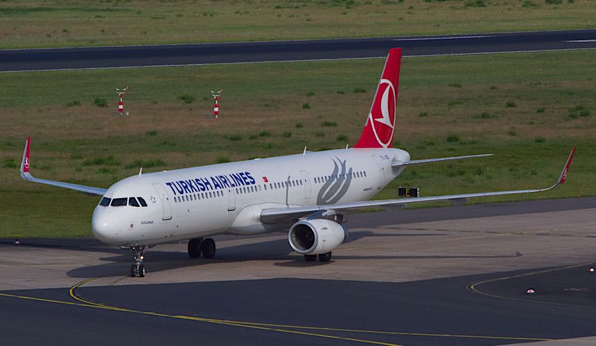 Turkish Airlines задерживает самолеты в Анталью из Москвы и Санкт-Петербурга