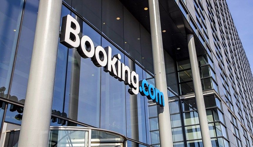 Booking.com перестал работать в России: что его заменит?