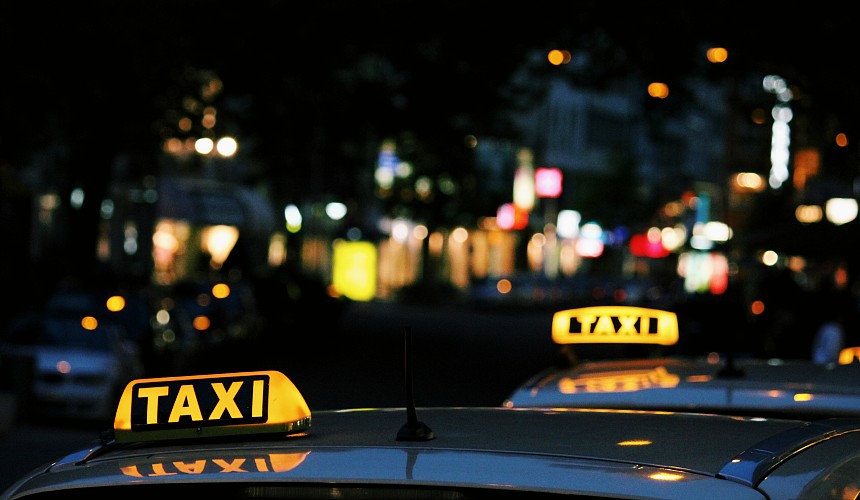 Такси на каблуках или женщина-таксист: что, зачем и надо ли?