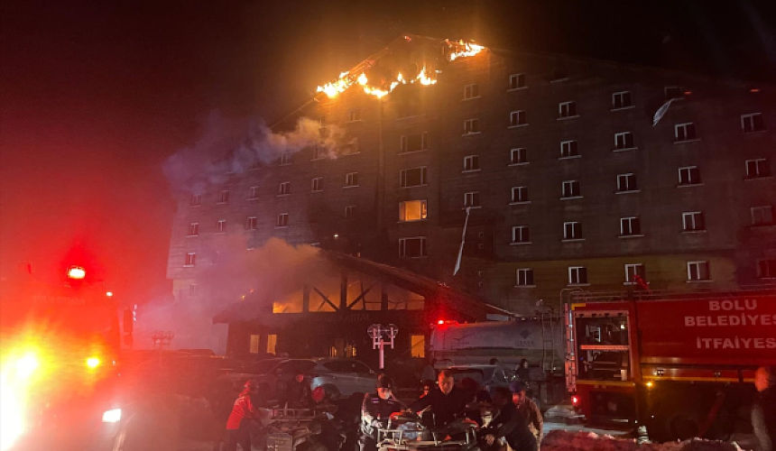 В Турции во время пожара в отеле погибли десять человек